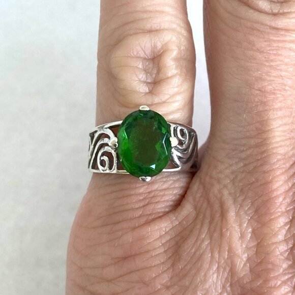 Sterling Silver 925 Oval Faceted Green Cubic Zirconia Scrollwork Ring Sz 4.75 - Picture 2 of 16